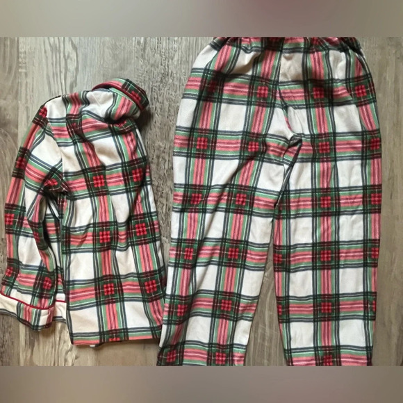 Wondershop Other - Kids size 6 Christmas pj set Holiday red and green plaid